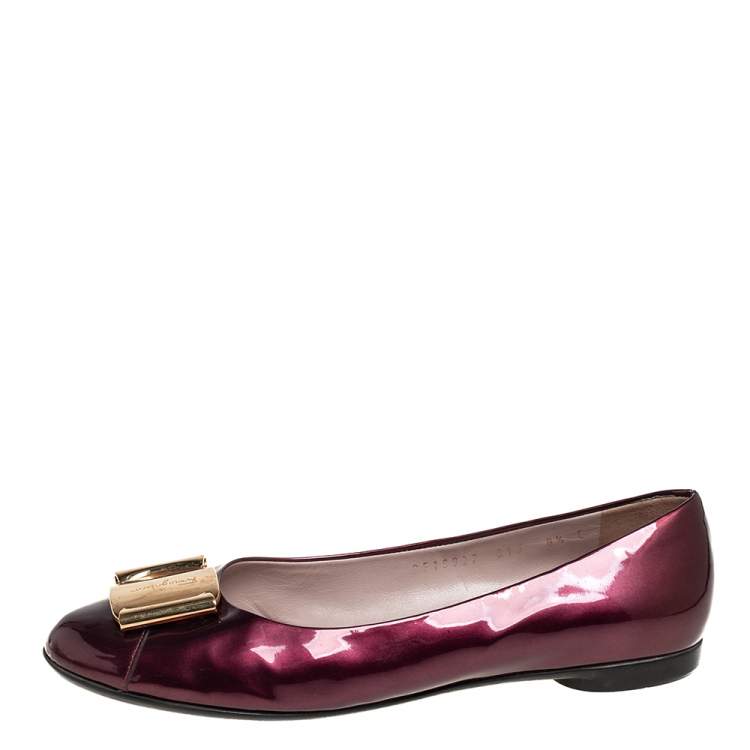 Pre Owned Salvatore Ferragamo Burgundy Patent Leather Buckle Embellished Ballet Flats Size 39 