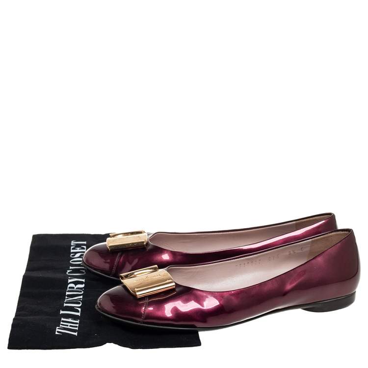 Pre Owned Salvatore Ferragamo Burgundy Patent Leather Buckle Embellished Ballet Flats Size 39 