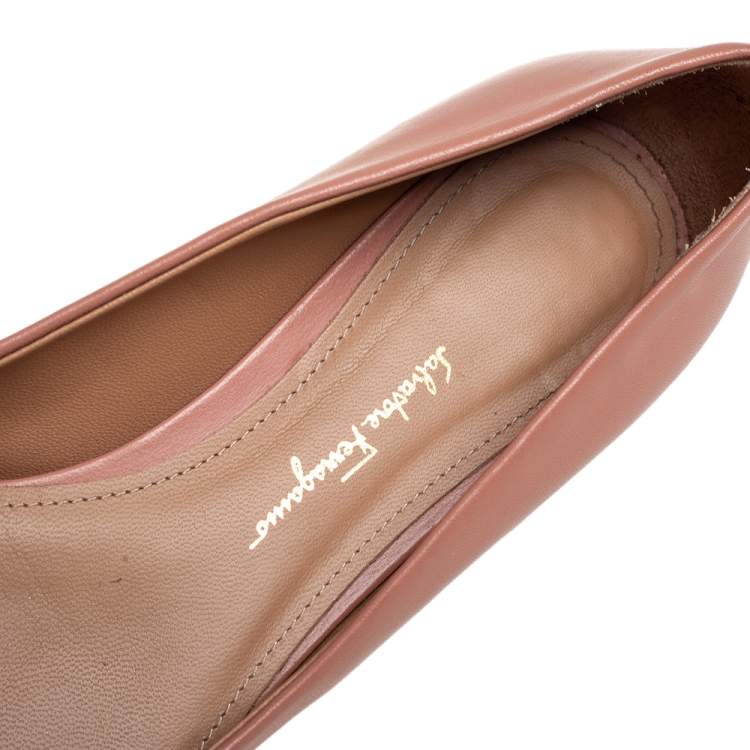 Pre Owned Salvatore Ferragamo Beige Leather Zeri Pointed Toe Ballet Flats Size 37