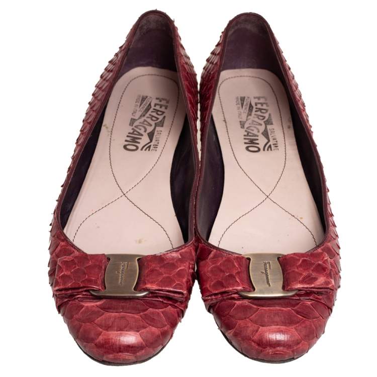 Pre Owned Salvatore Ferragamo Red Python Varina Flats Size 38