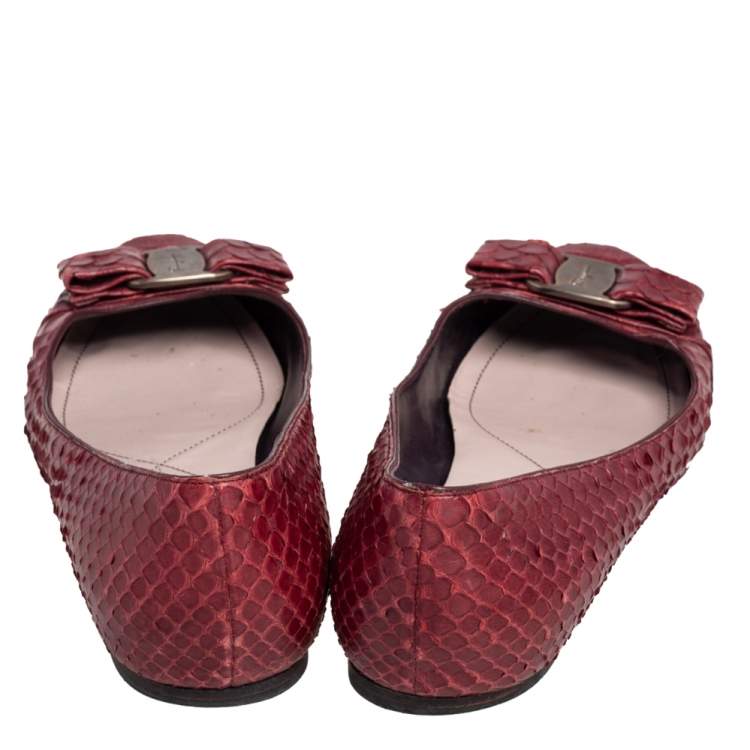 Pre Owned Salvatore Ferragamo Red Python Varina Flats Size 38