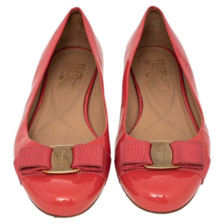 Pre Owned Salvatore Ferragamo Coral Pink Patent Leather Vara Bow Flats Size 38