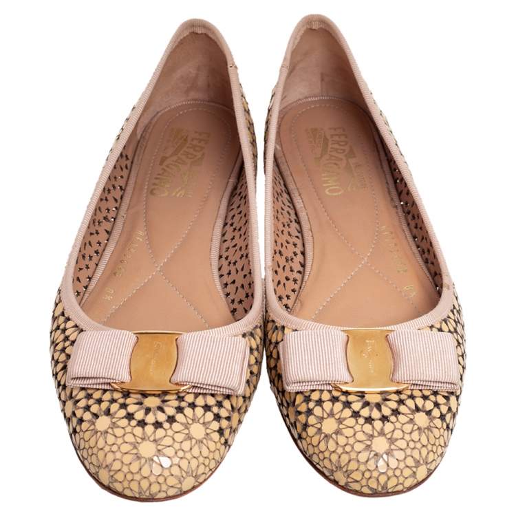 Pre Owned Salvatore Ferragamo Beige Patent Leather Laser Cut Ballet Flats Size 39