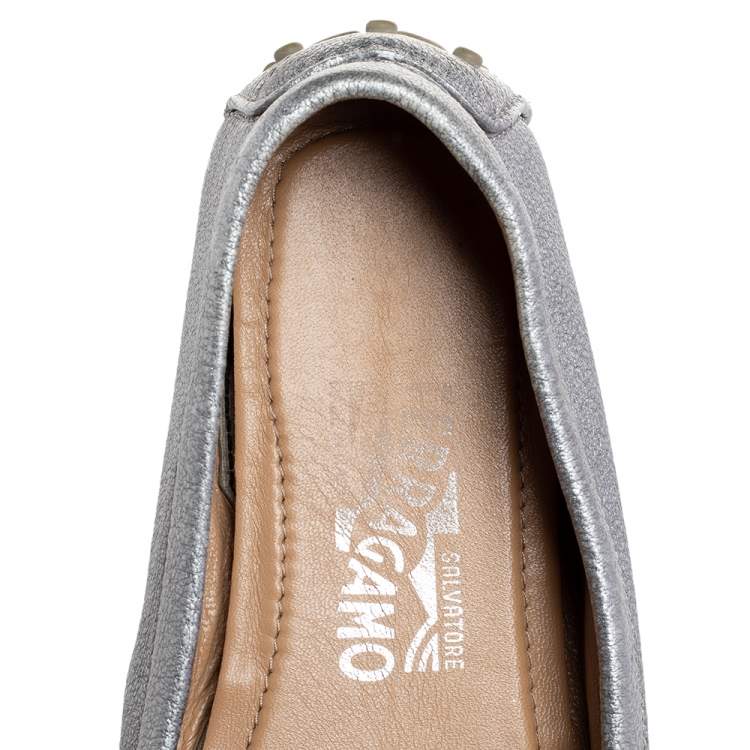 Pre Owned Salvatore Ferragamo Silver Leather Slip on Loafers Size 37