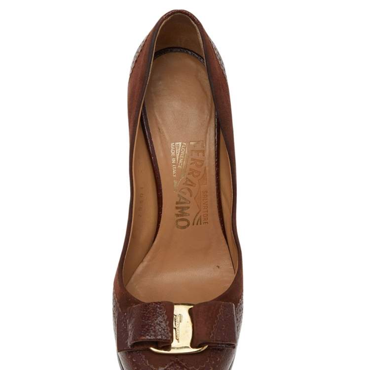 Pre Owned Salvatore Ferragamo Brown Leather Vara Bow Pumps Size 36