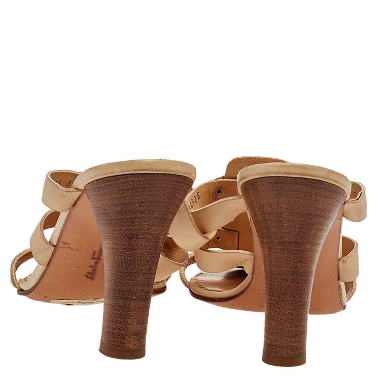 Pre Owned Salvatore Ferragamo Beige Leather Slide Sandals Size 38.5