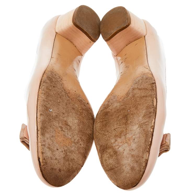 Pre Owned Salvatore Ferragamo Beige Patent Leather Vara Bow Pumps Size 40