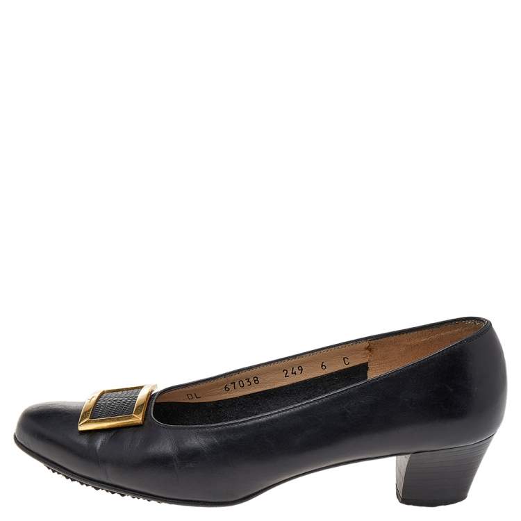 Pre Owned Salvatore Ferragamo Black Leather Buckle Pumps Size 36.5