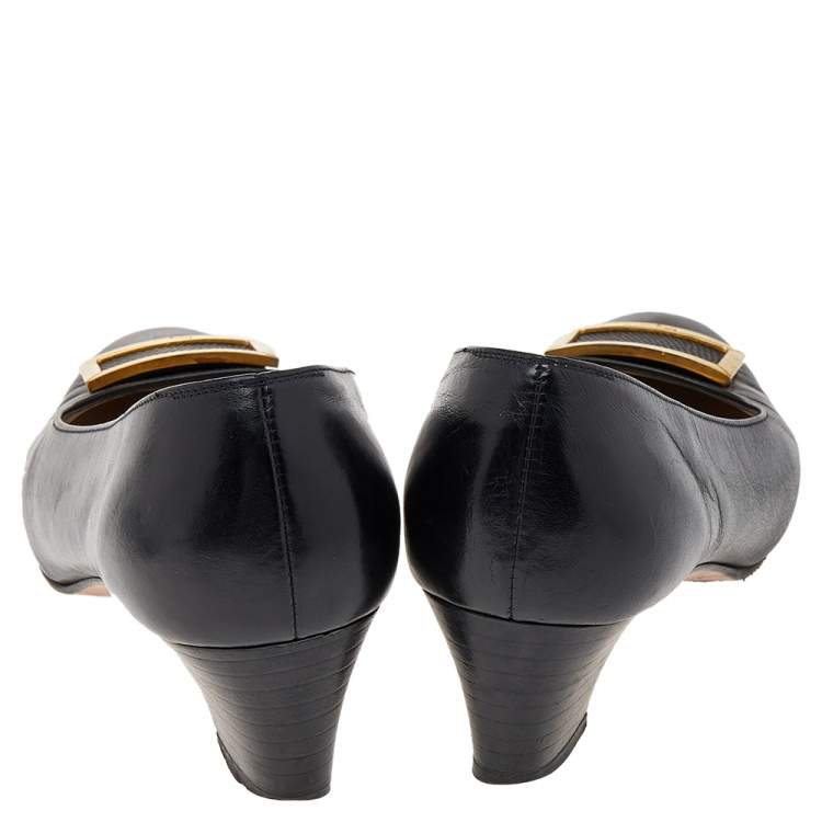 Pre Owned Salvatore Ferragamo Black Leather Buckle Pumps Size 36.5