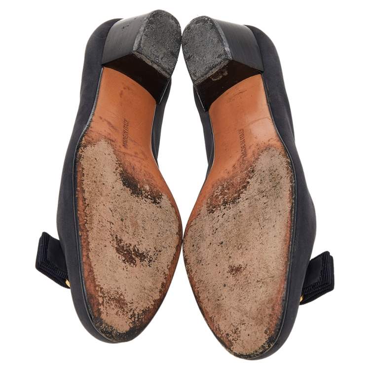 Pre Owned Salvatore Ferragamo Black Nubuck Leather Vara Bow Pumps Size 36.5