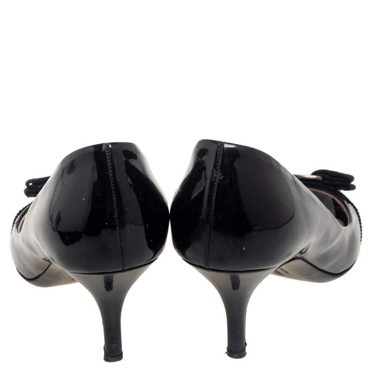 Pre Owned Salvatore Ferragamo Black Patent Leather Vara Bow Pumps Size 37
