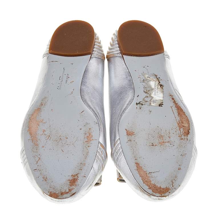 Pre Owned Salvatore Ferragamo Silver Leather Vara Bow Ballet Flats 37.5
