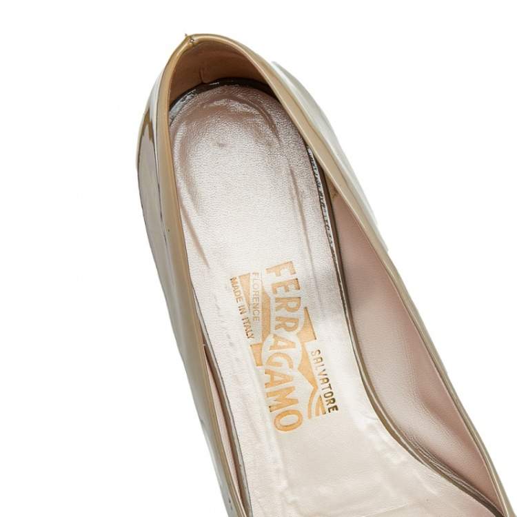 Pre Owned Salvatore Ferragamo Beige Patent Leather Ballet Flats Size 39
