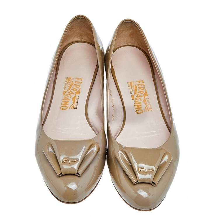 Pre Owned Salvatore Ferragamo Beige Patent Leather Ballet Flats Size 39