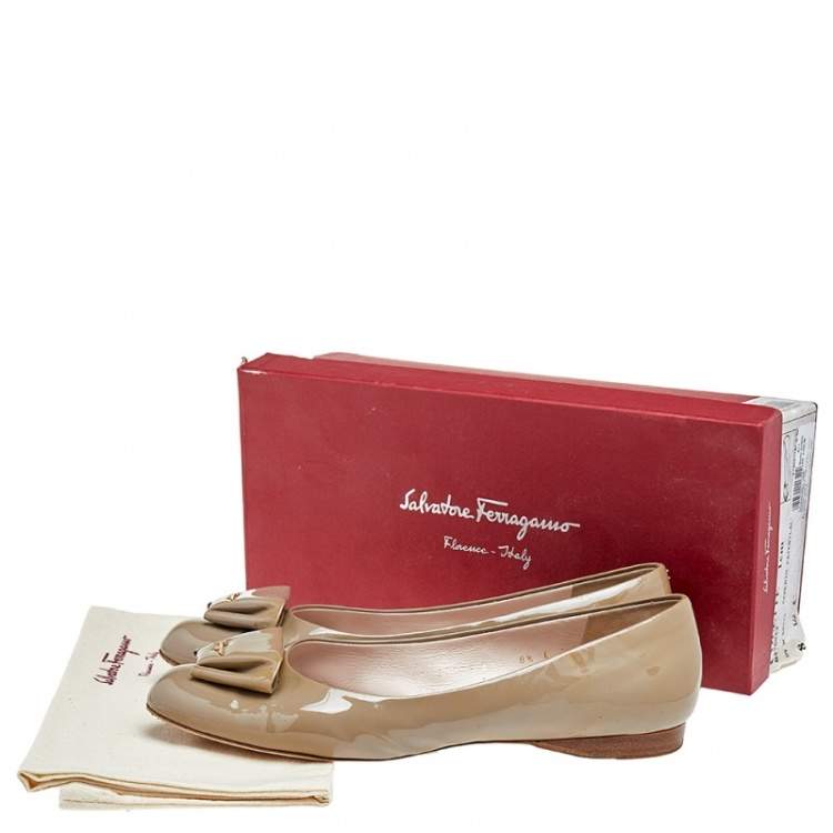 Pre Owned Salvatore Ferragamo Beige Patent Leather Ballet Flats Size 39