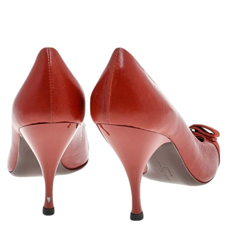 Pre Owned Salvatore Ferragamo Rust Orange Leather Vara Bow Pumps Size 37