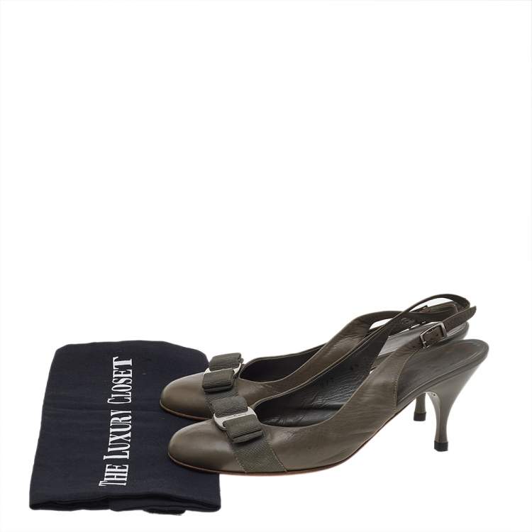 Pre Owned Salvatore Ferragamo Grey Leather Vara Bow Slingback Pumps Size 37