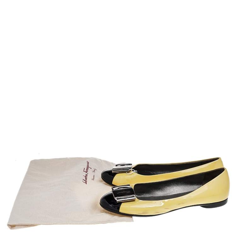 Pre Owned Salvatore Ferragamo Yellow/Black Patent Leather Metal Trim Ballet Flats Size 38.5