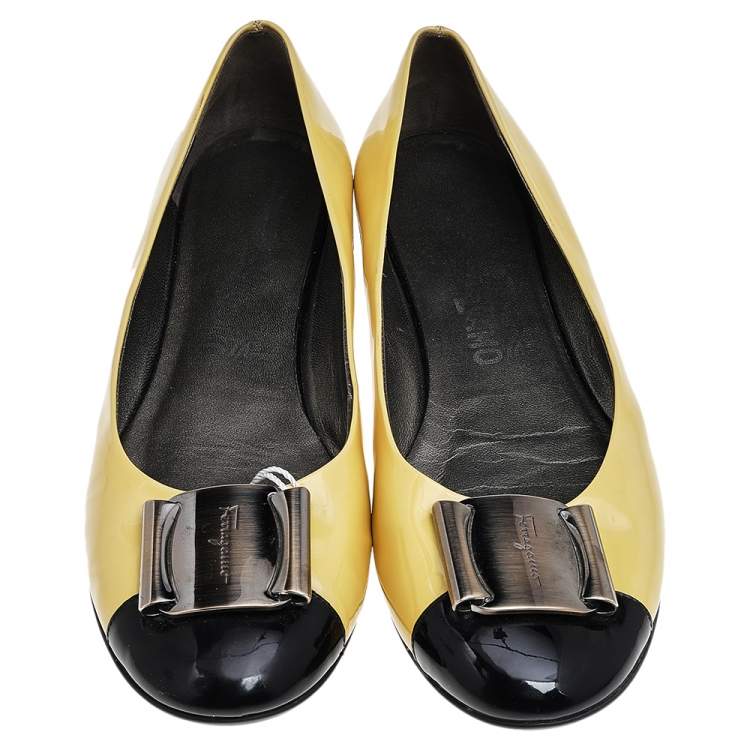 Pre Owned Salvatore Ferragamo Yellow/Black Patent Leather Metal Trim Ballet Flats Size 38.5