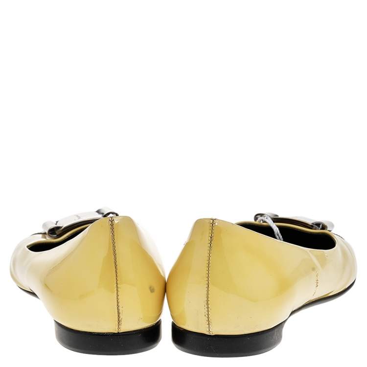 Pre Owned Salvatore Ferragamo Yellow/Black Patent Leather Metal Trim Ballet Flats Size 38.5