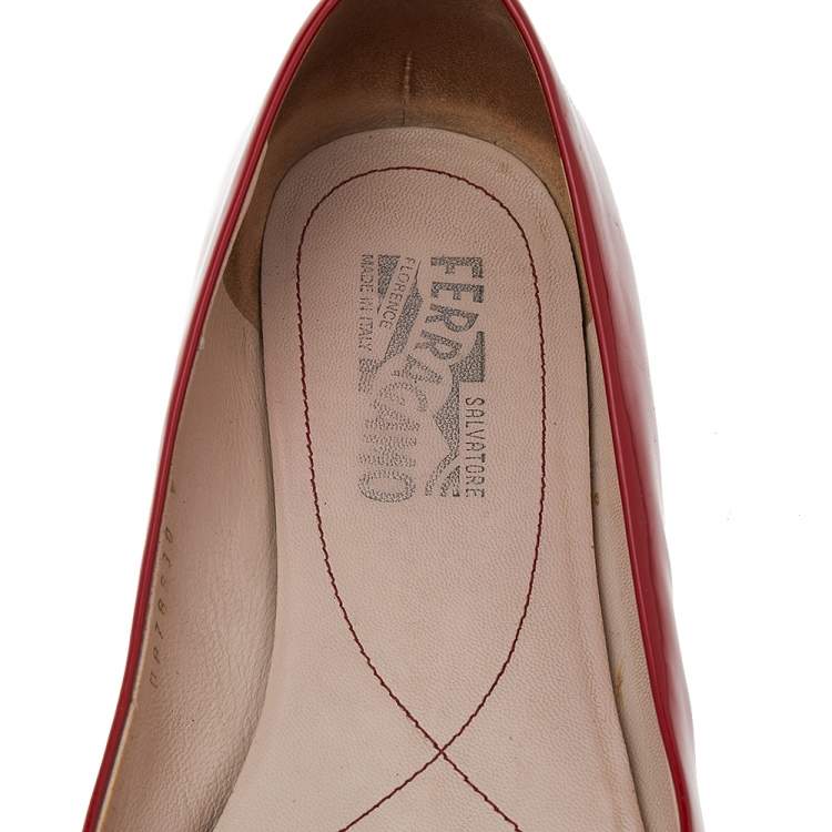 مملوكة مسبقًا Salvatore Ferragamo Red Patent Leather Varina Bow Ballet Flats Size 40
