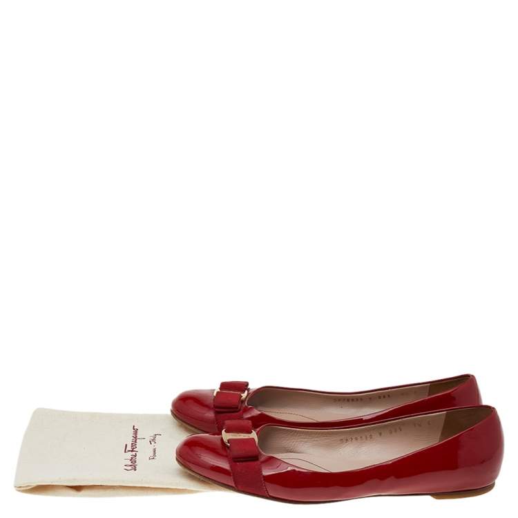 مملوكة مسبقًا Salvatore Ferragamo Red Patent Leather Varina Bow Ballet Flats Size 40