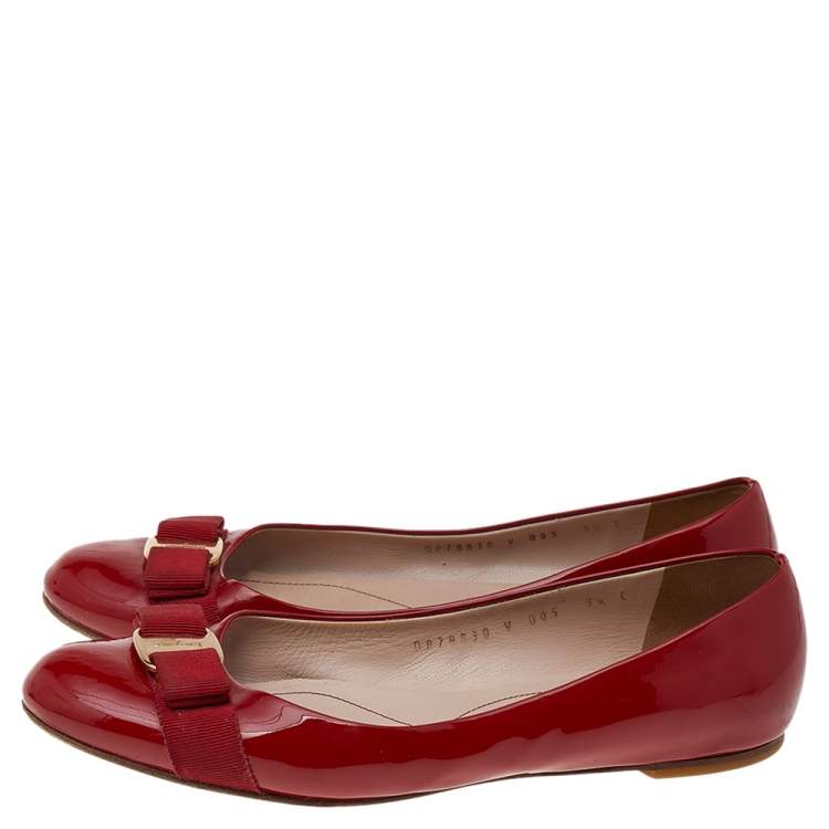 مملوكة مسبقًا Salvatore Ferragamo Red Patent Leather Varina Bow Ballet Flats Size 40