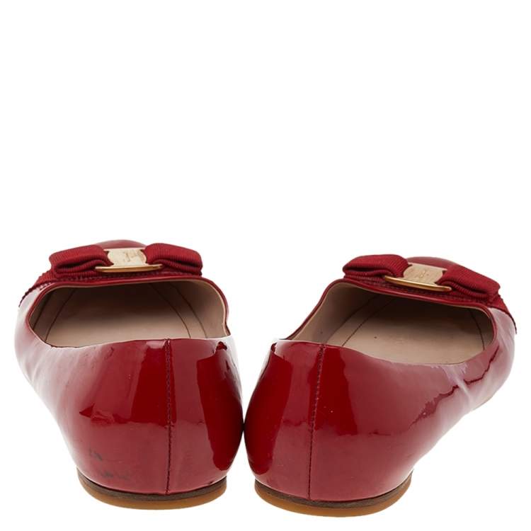 مملوكة مسبقًا Salvatore Ferragamo Red Patent Leather Varina Bow Ballet Flats Size 40