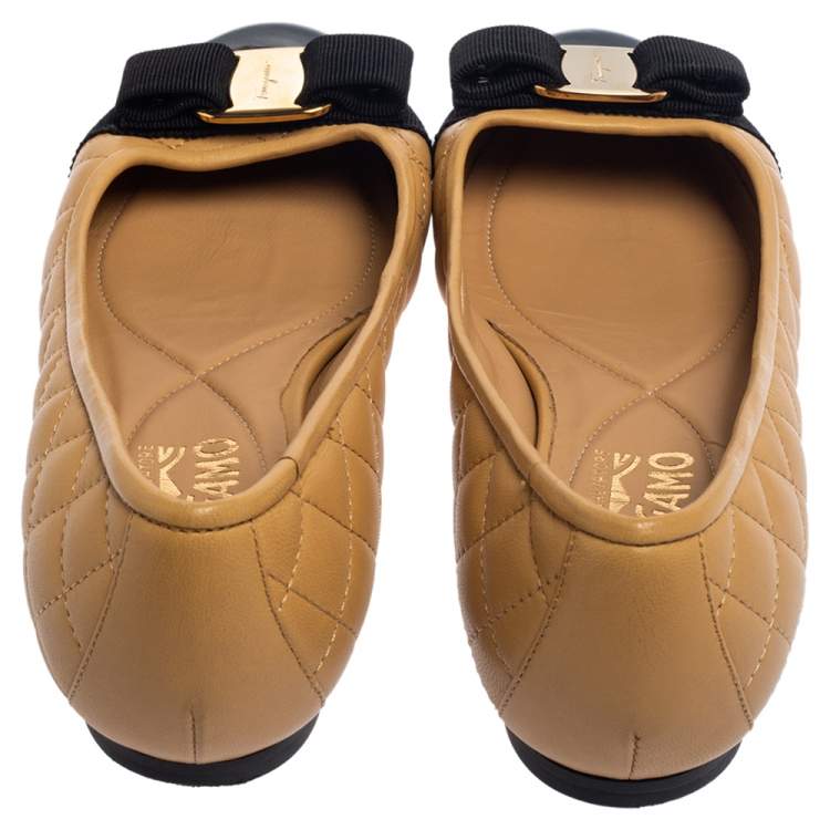 Pre Owned Salvatore Ferragamo Beige Quilted Leather Vara Bow Ballet Flats Size 37.5