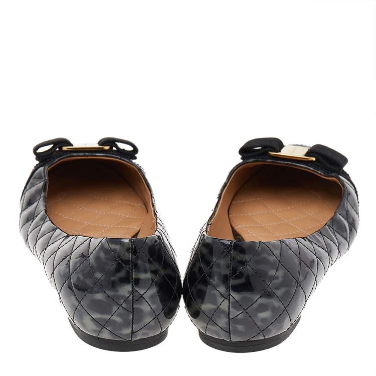 Pre Owned Salvatore Ferragamo Black Quilted Patent Leather Vara Bow Ballet Flats Size 40