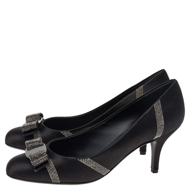 Pre Owned Salvatore Ferragamo Black Satin Crystal Embellished Vara Bow Pumps Size 38