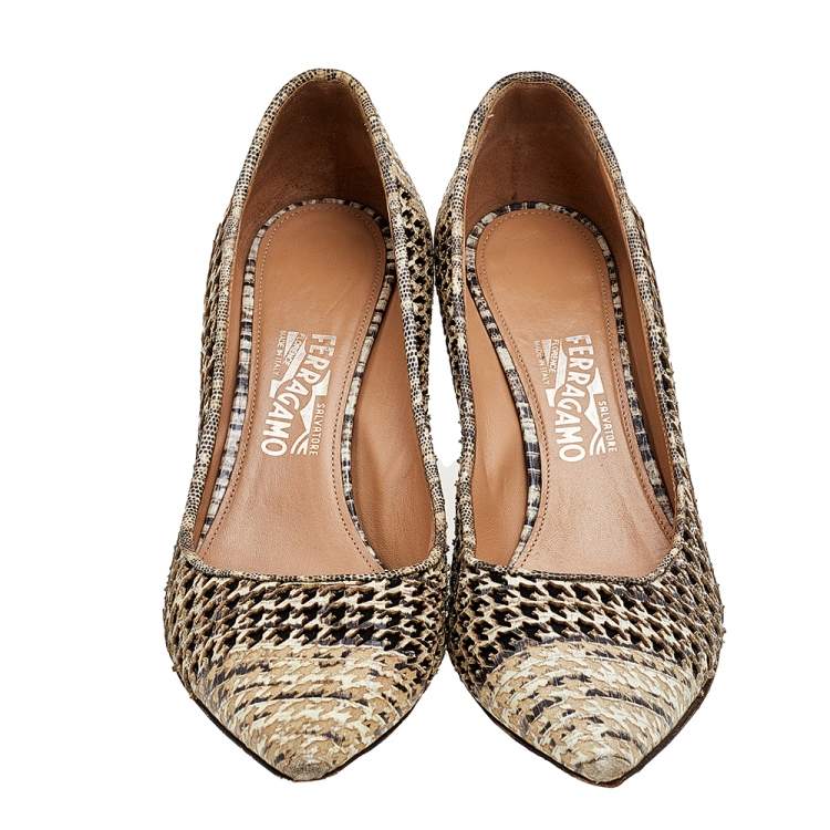 Pre Owned Salvatore Ferragamo Beige/Black Leather Pointed Toe Pumps Size 40
