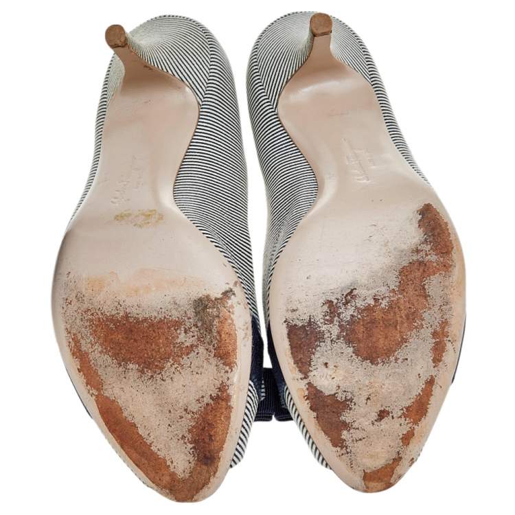 Pre Owned Salvatore Ferragamo Blue/White Canvas Vara Bow Peep Toe Pumps Size 39