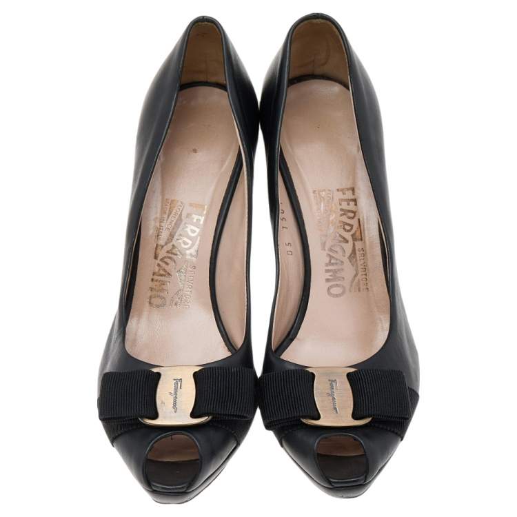 Pre Owned Salvatore Ferragamo Black Leather Vara Bow Peep Toe Pumps Size 36.5