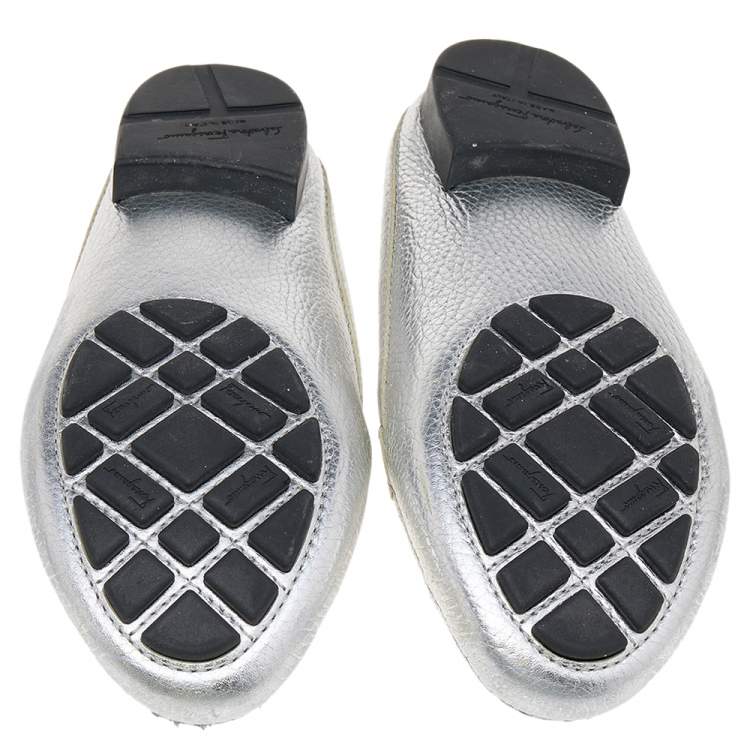 Pre Owned Salvatore Ferragamo Silver Leather Gancini Slip On Mules Size 38.5