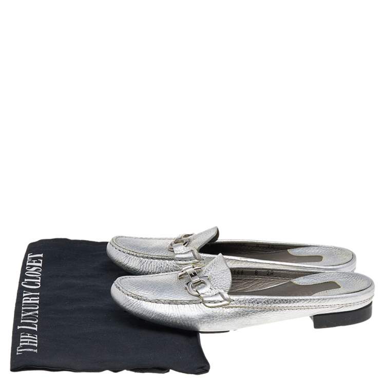 Pre Owned Salvatore Ferragamo Silver Leather Gancini Slip On Mules Size 38.5