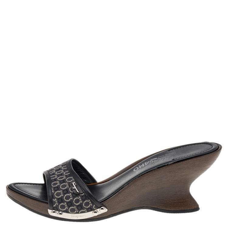 Pre Owned Salvatore Ferragamo Black Canvas And Leather Slide Sandals Size 39
