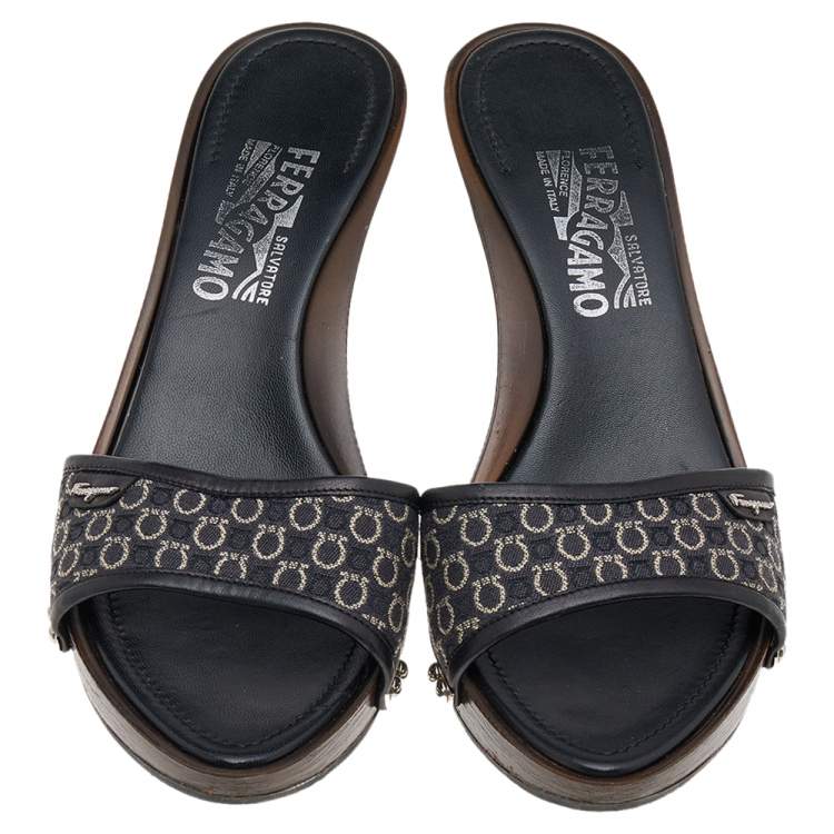 Pre Owned Salvatore Ferragamo Black Canvas And Leather Slide Sandals Size 39