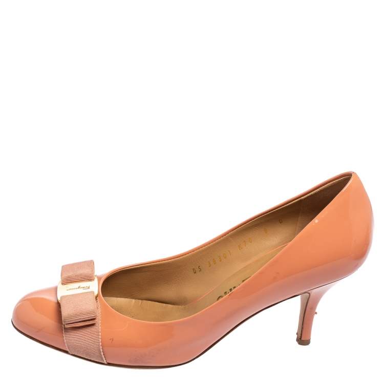 Salvatore Ferragamo Pink Patent Leather Pimpa Vara Bow Pumps Size