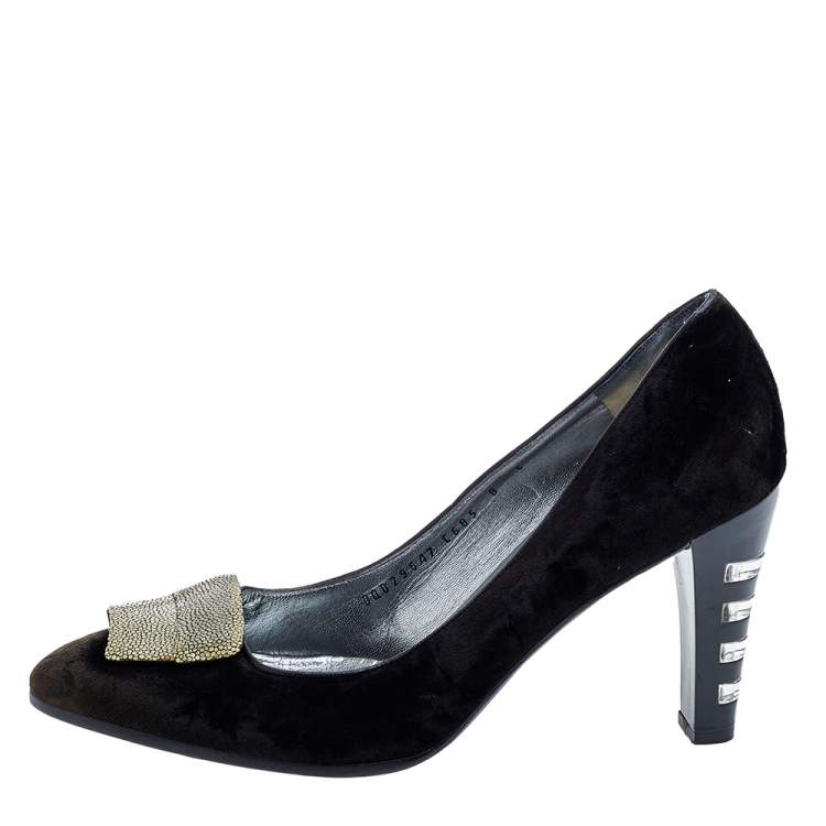 Pre Owned Salvatore Ferragamo Dark Green Velvet and Stingray Almond Toe Pumps Size 38.5