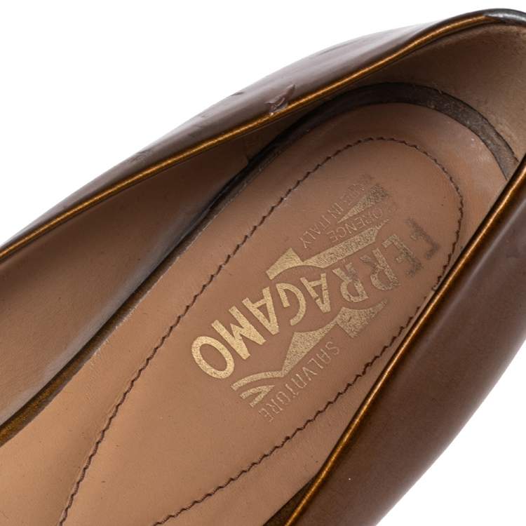 Pre Owned Salvatore Ferragamo Bronze Patent Leather Buckle Detail Ballet Flats Size 40