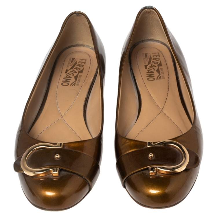 Pre Owned Salvatore Ferragamo Bronze Patent Leather Buckle Detail Ballet Flats Size 40