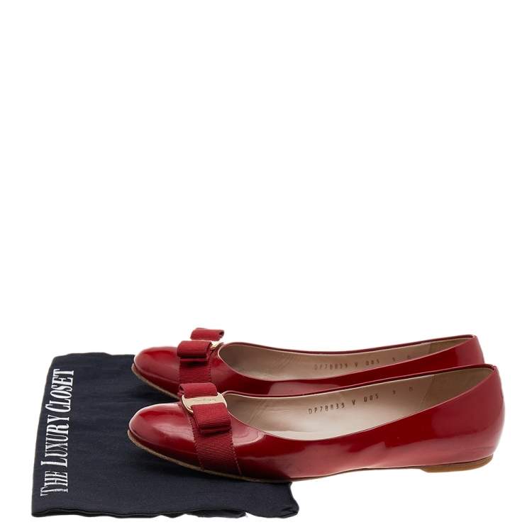 مملوكة مسبقًا Salvatore Ferragamo Red Patent Leather Vara Bow Ballet Flats Size 39.5