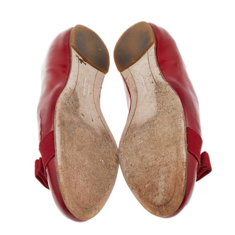 مملوكة مسبقًا Salvatore Ferragamo Red Patent Leather Vara Bow Ballet Flats Size 39.5