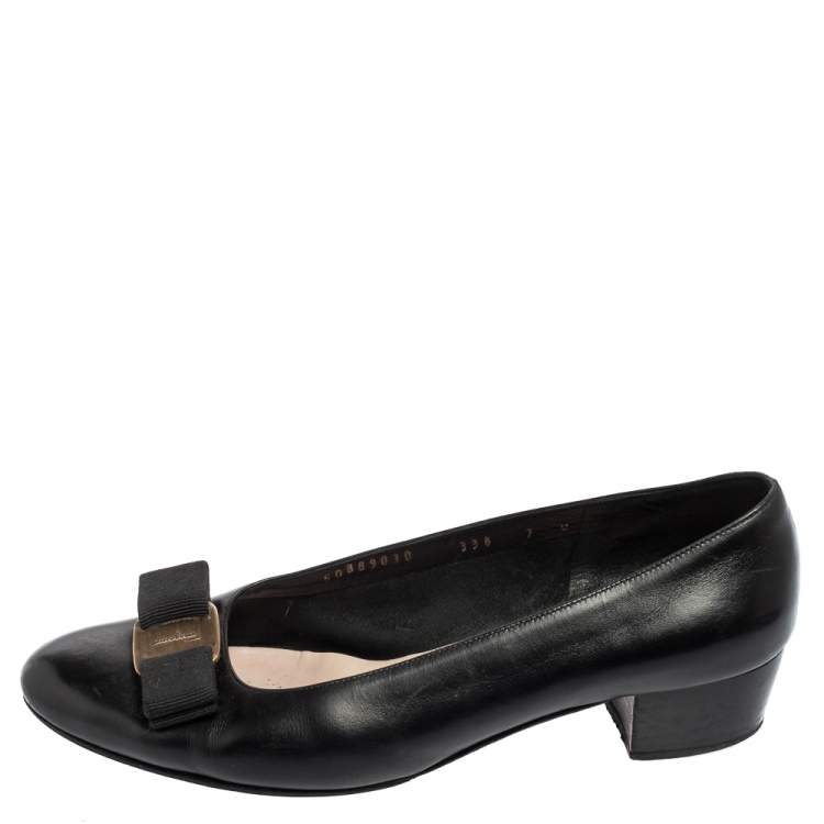 Pre Owned Salvatore Ferragamo Black Leather Vara Bow Ballet Flats Size 37.5