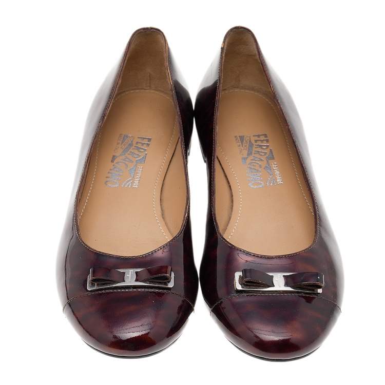 Pre Owned Salvatore Ferragamo Burgundy Patent Leather Vara Bow Flats Size 38.5