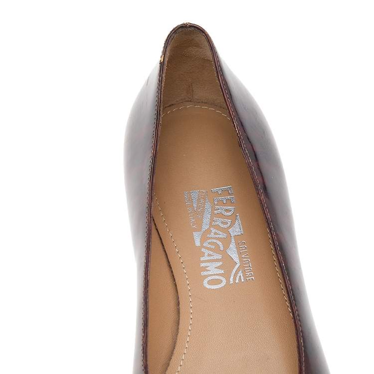 Pre Owned Salvatore Ferragamo Burgundy Patent Leather Vara Bow Flats Size 38.5