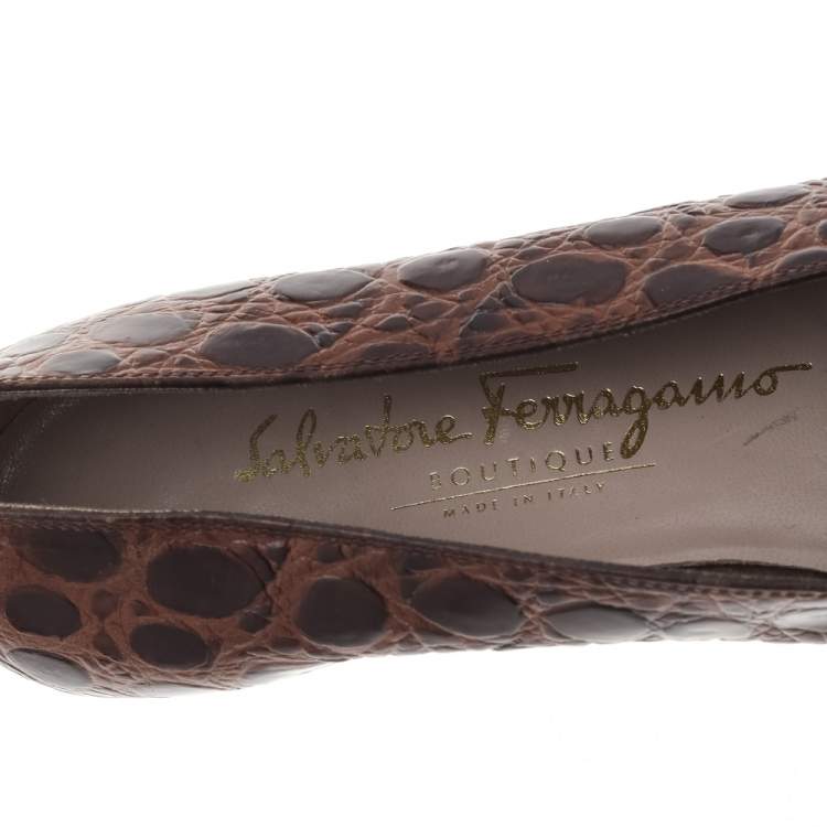 Pre Owned Salvatore Ferragamo Brown Croc Embossed Leather Pumps Size 37