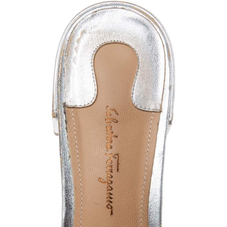 Pre Owned Salvatore Ferragamo Silver  Leather Henri Crystal Mules Size 38.5