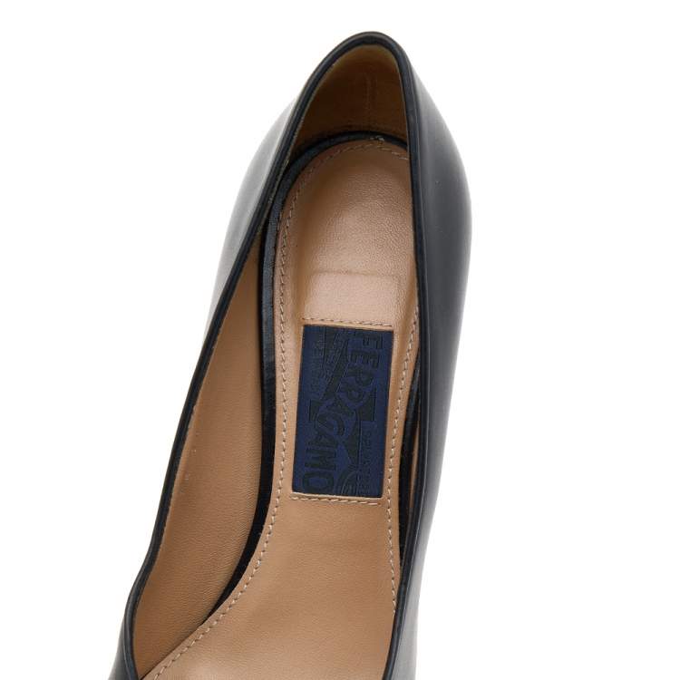 Pre Owned Salvatore Ferragamo Black Leather Block Heel Pumps Size 39